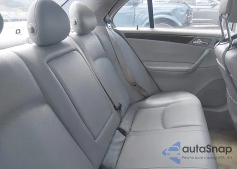 2003 Mercedes-Benz C 240 из США, поврежденный, VIN WDBRF61JX3A457198